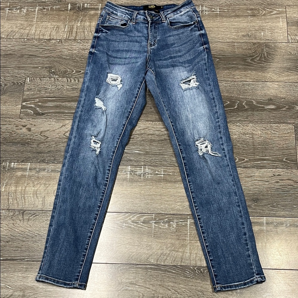 L&B Women's mid rise boyfriend Distressed Skinny Jeans size 2